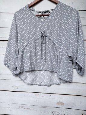 URBAN Romantics Gray Polka Dot Tie-Front Tunic Top